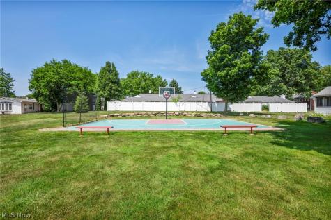 3 Meadowlawn Drive Mentor OH 44060