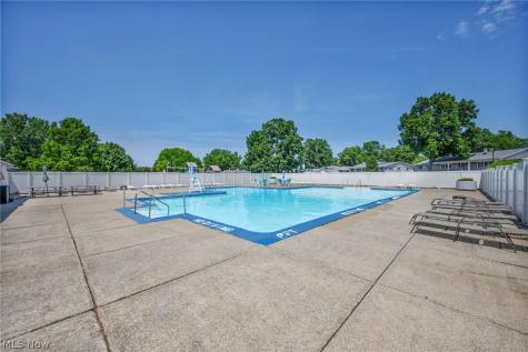3 Meadowlawn Drive Mentor OH 44060