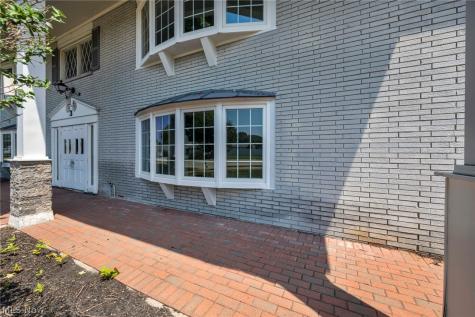 3 Meadowlawn Drive Mentor OH 44060
