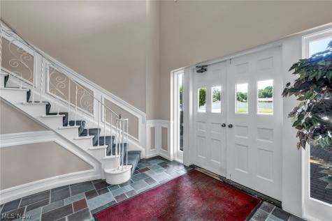 3 Meadowlawn Drive Mentor OH 44060