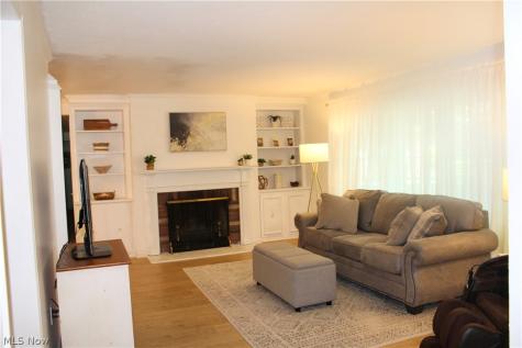 4 Meadowlawn Mentor OH 44060