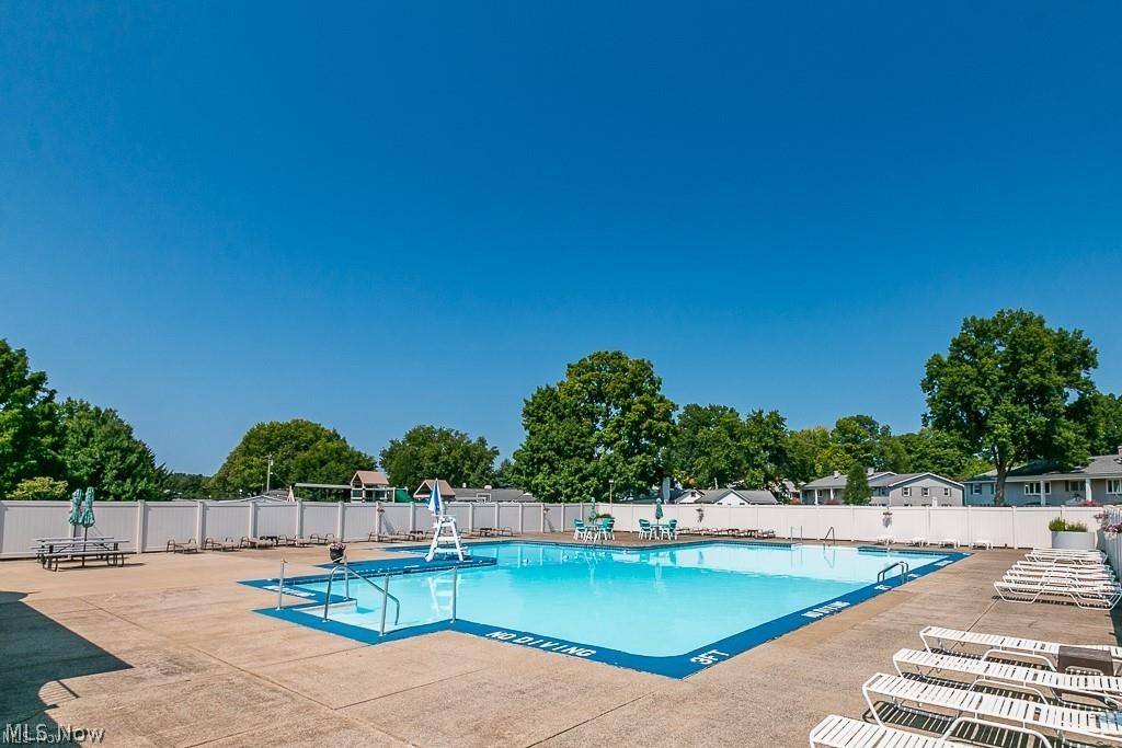 4 Meadowlawn Mentor OH 44060