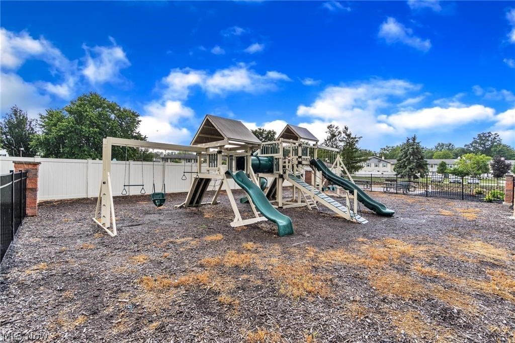 4 Meadowlawn Mentor OH 44060