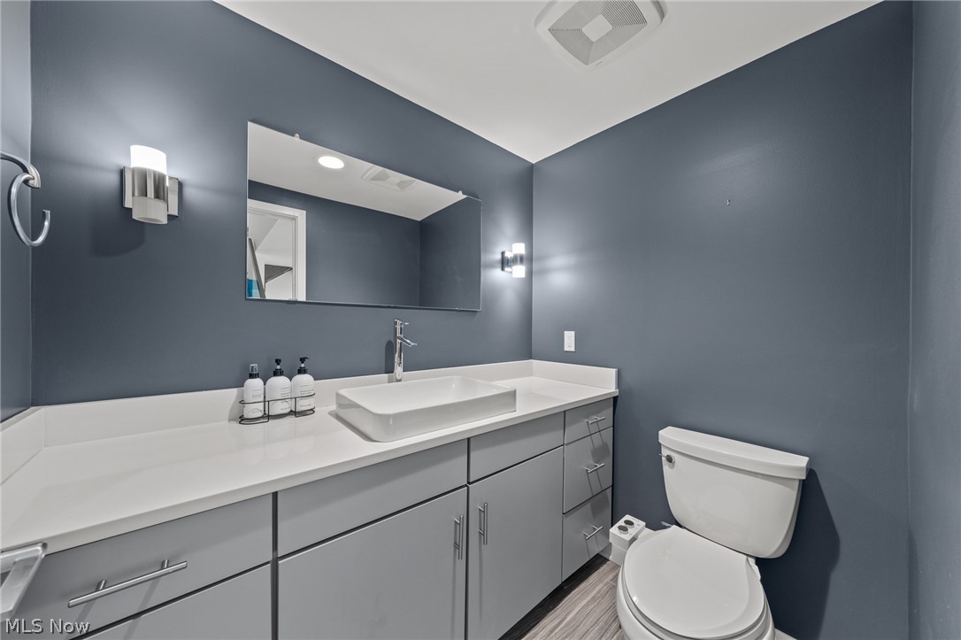 3114 Vine Court Cleveland OH 44113