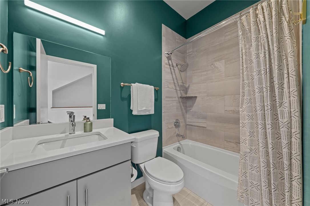 3114 Vine Court Cleveland OH 44113
