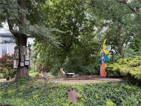 1900 Grove Court Cleveland OH 44113