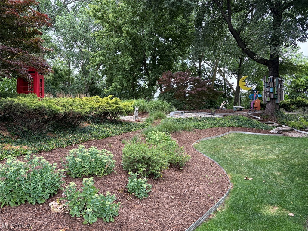 1900 Grove Court Cleveland OH 44113