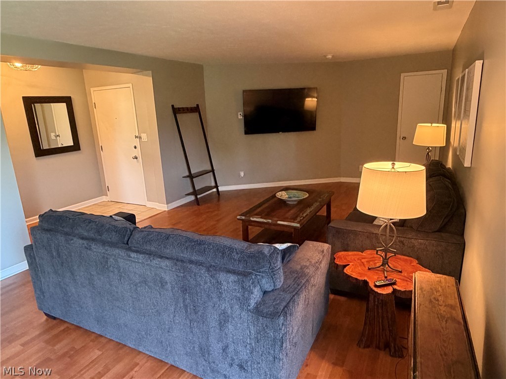 1900 Grove Court Cleveland OH 44113