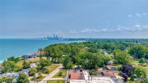 11720 Edgewater Drive Lakewood OH 44107