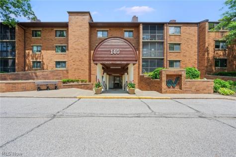 140 Fox Hollow Drive Mayfield Heights OH 44124