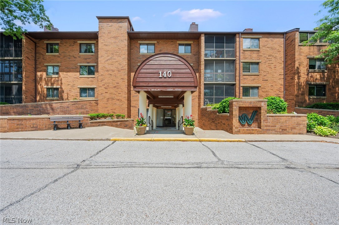 140 Fox Hollow Drive Mayfield Heights OH 44124