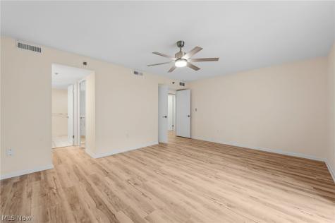 140 Fox Hollow Drive Mayfield Heights OH 44124