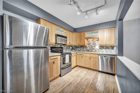 11547 Pearl Road Strongsville OH 44136
