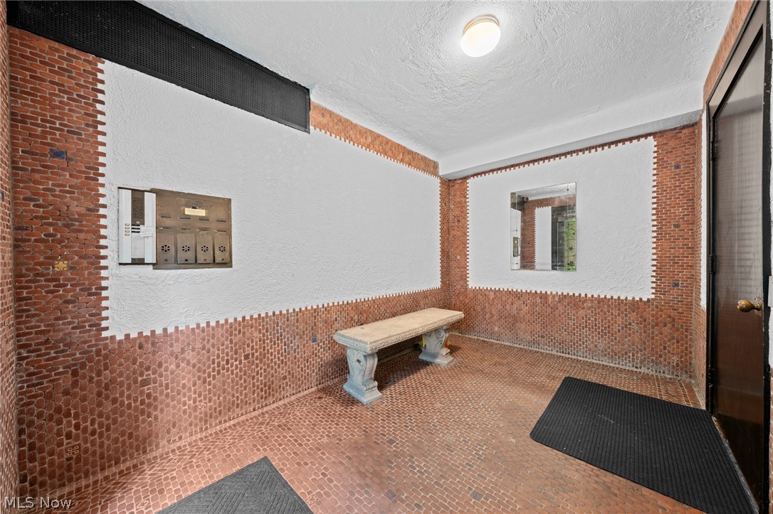 2517 Overlook Road Cleveland Heights OH 44106