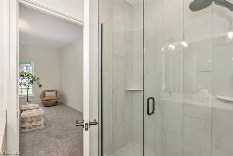 5059 Shepherds Glen Willoughby OH 44094