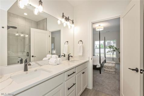 5059 Shepherds Glen Willoughby OH 44094