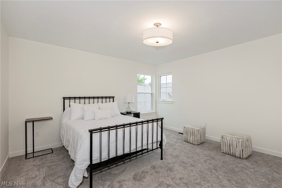 5059 Shepherds Glen Willoughby OH 44094