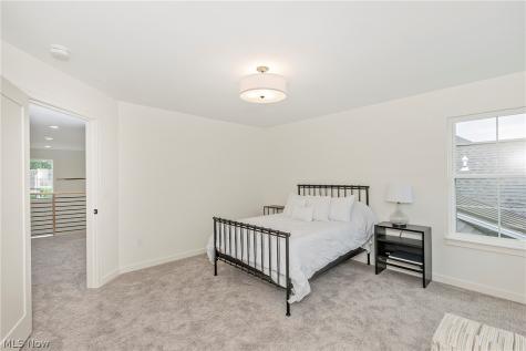 5059 Shepherds Glen Willoughby OH 44094