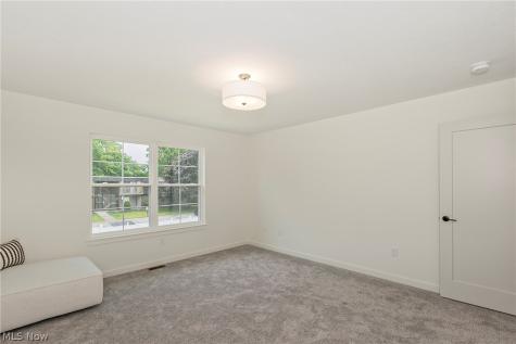 5059 Shepherds Glen Willoughby OH 44094