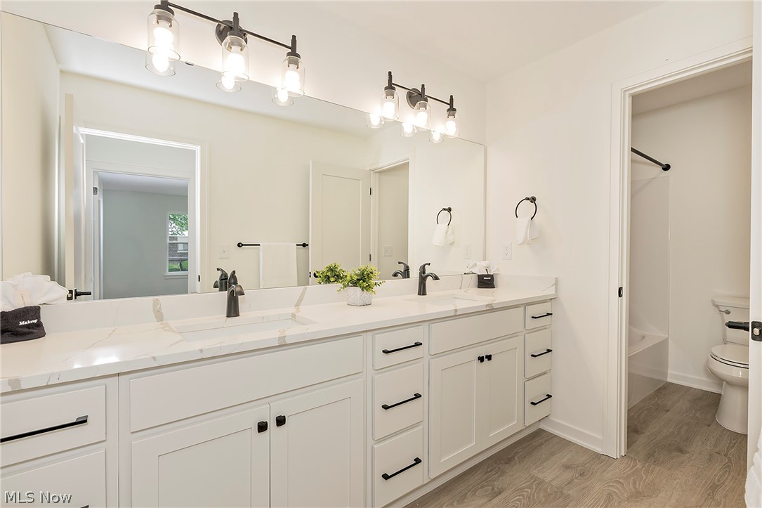 5059 Shepherds Glen Willoughby OH 44094