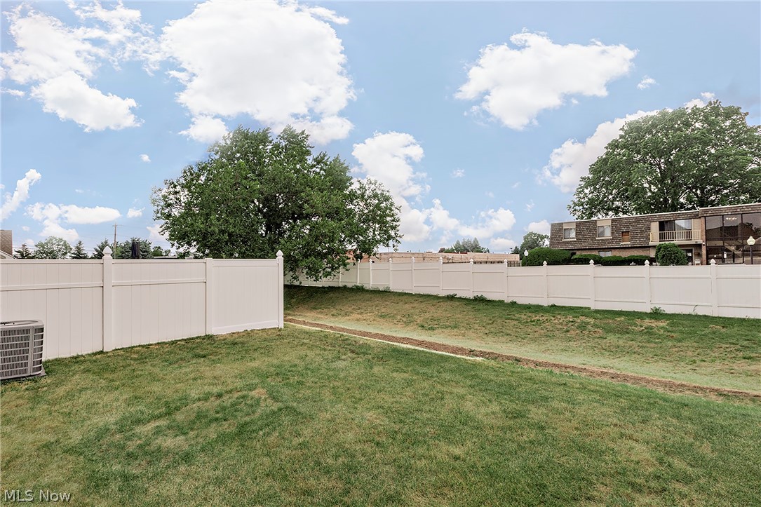 5059 Shepherds Glen Willoughby OH 44094