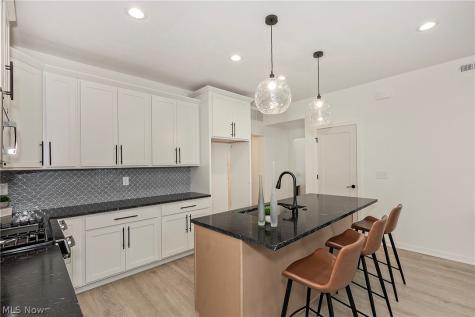 5059 Shepherds Glen Willoughby OH 44094