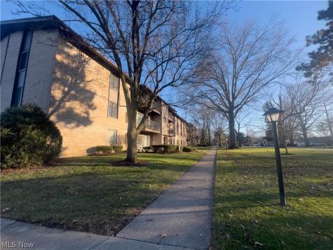 16480 W Heather Lane Middleburg Heights OH 44130