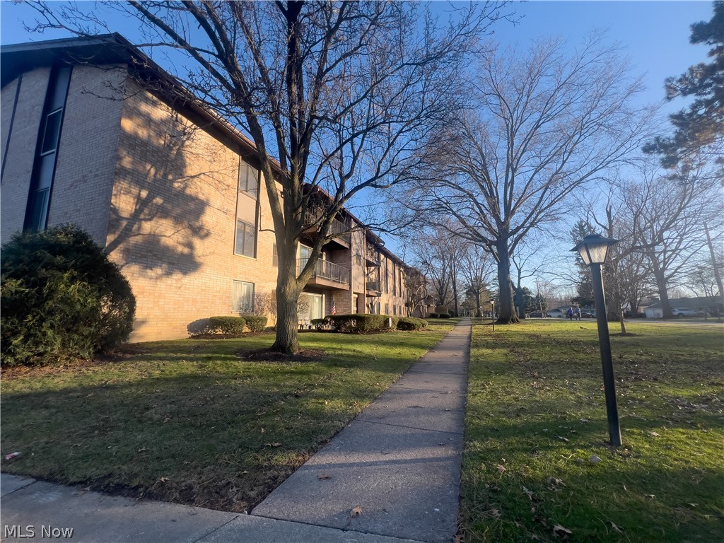 16480 W Heather Lane Middleburg Heights OH 44130