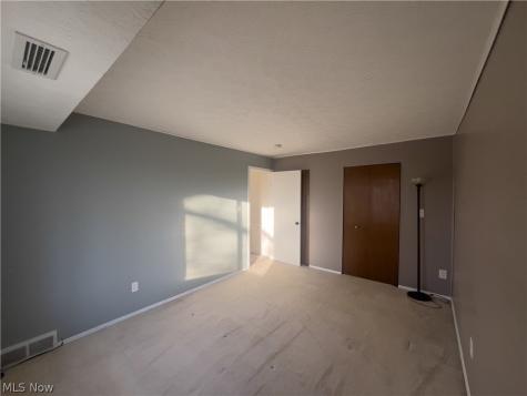 16480 W Heather Lane Middleburg Heights OH 44130