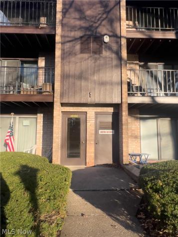 16480 W Heather Lane Middleburg Heights OH 44130