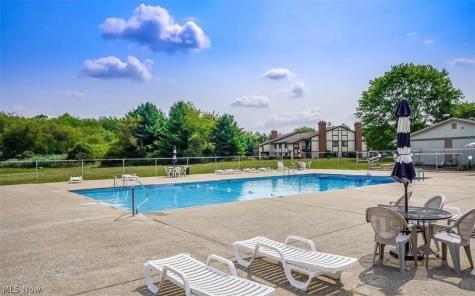 2691 Mull Avenue Copley OH 44321