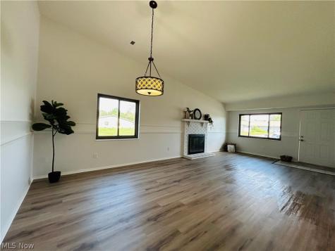 2691 Mull Avenue Copley OH 44321