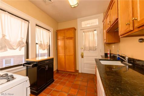 2473 Overlook Road Cleveland Heights OH 44106