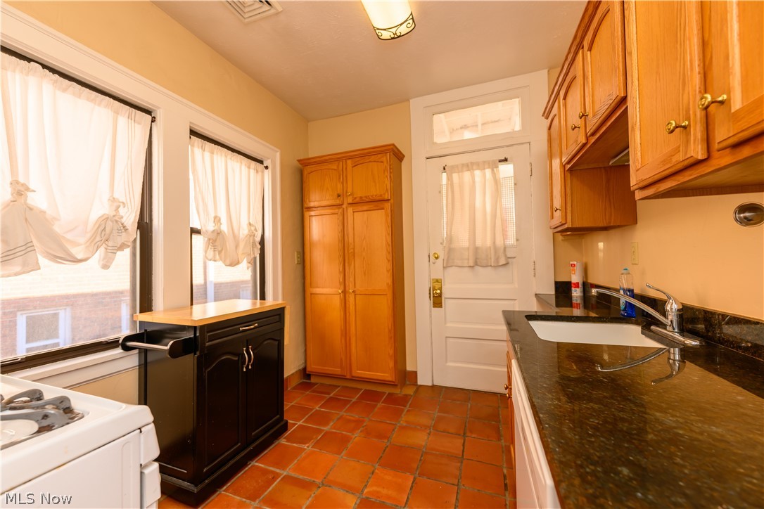 2473 Overlook Road Cleveland Heights OH 44106