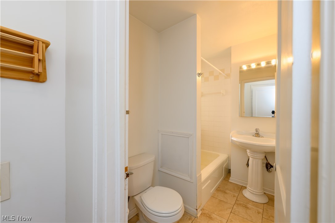 2473 Overlook Road Cleveland Heights OH 44106