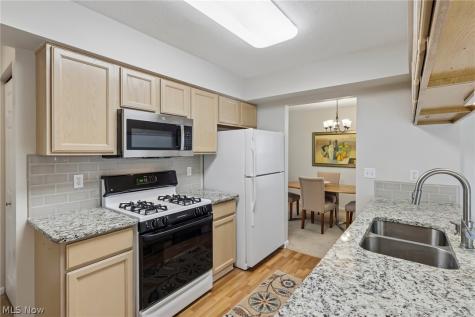 951 E Kensington Lane Streetsboro OH 44241
