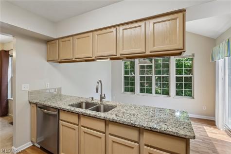 951 E Kensington Lane Streetsboro OH 44241
