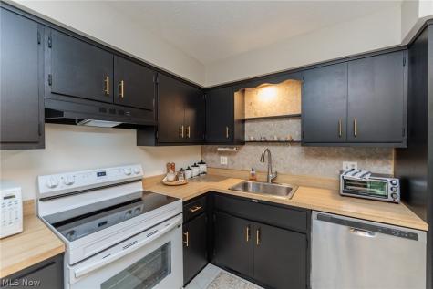 132 Kimrose Lane Broadview Heights OH 44147