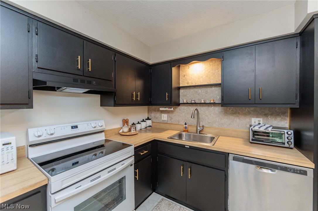 132 Kimrose Lane Broadview Heights OH 44147