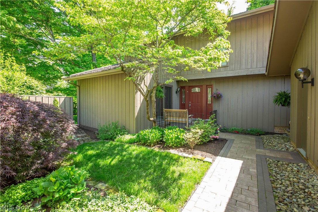 560-24 Russet Woods Lane Aurora OH 44202