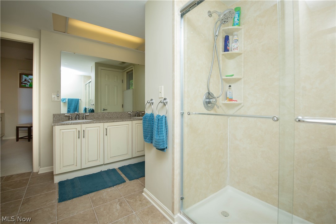 560-24 Russet Woods Lane Aurora OH 44202