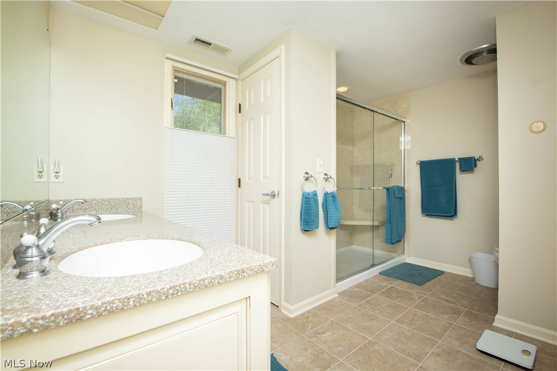 560-24 Russet Woods Lane Aurora OH 44202