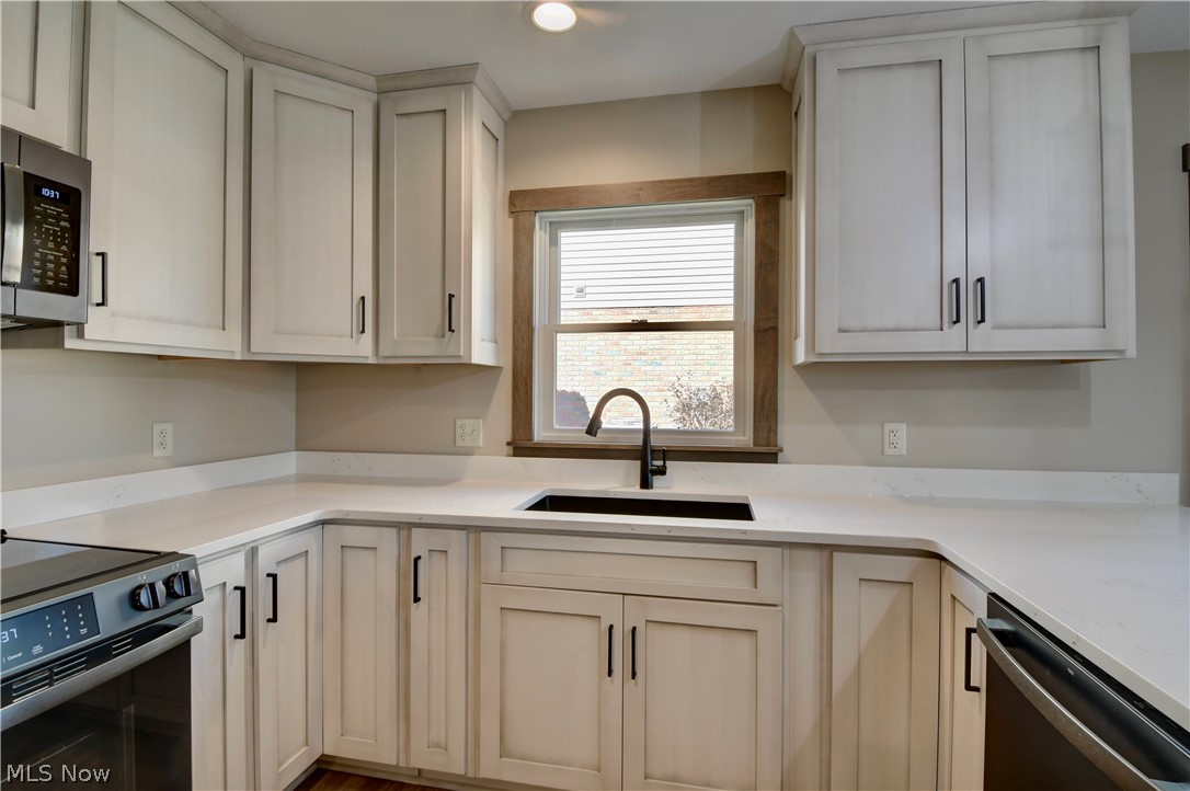 219 Pinehurst Drive Dover OH 44622