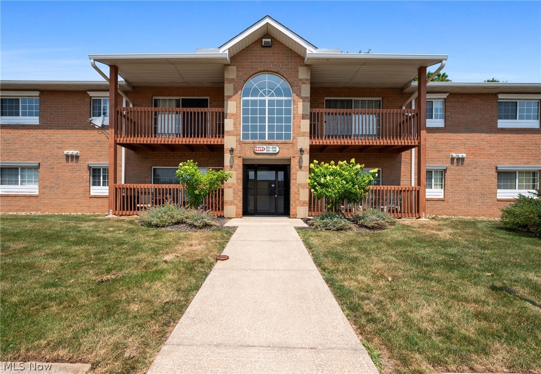 Twinsburg OH, 10391 Glenway Drive, Unit 202