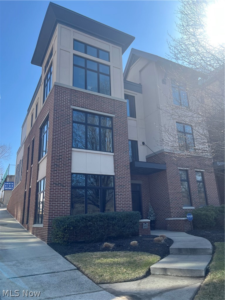 121 N Howard Street Akron OH 44308