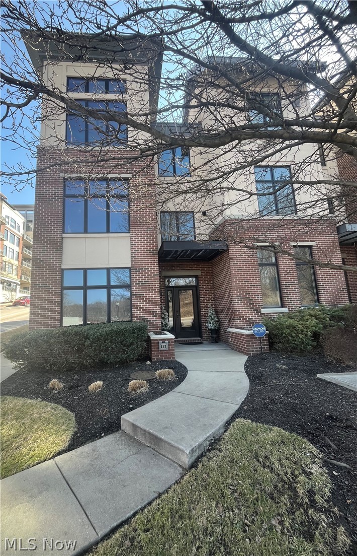 121 N Howard Street Akron OH 44308