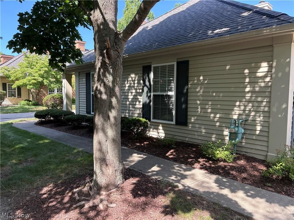 3162 Village Green Drive Westlake OH 44145