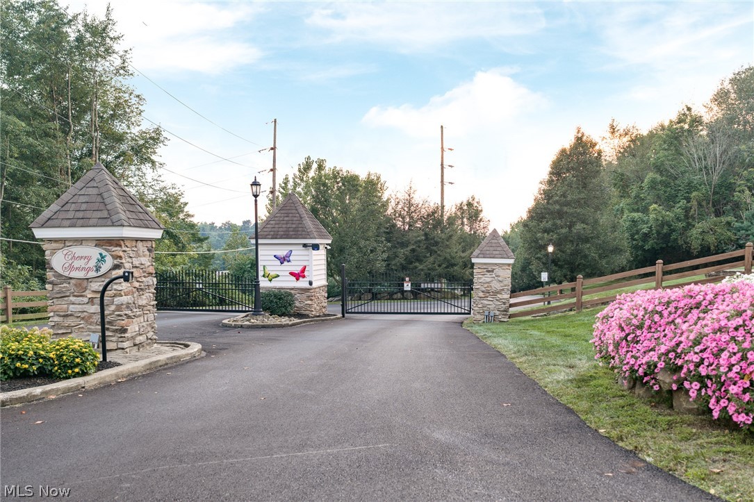 1115 Queen Anne Drive NW Massillon OH 44647