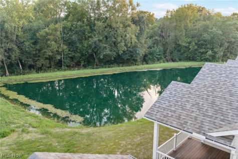 1115 Queen Anne Drive NW Massillon OH 44647