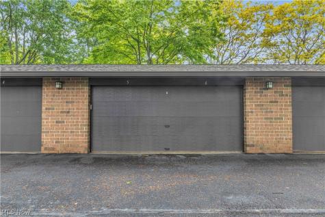 22954 Maple Ridge Road North Olmsted OH 44070